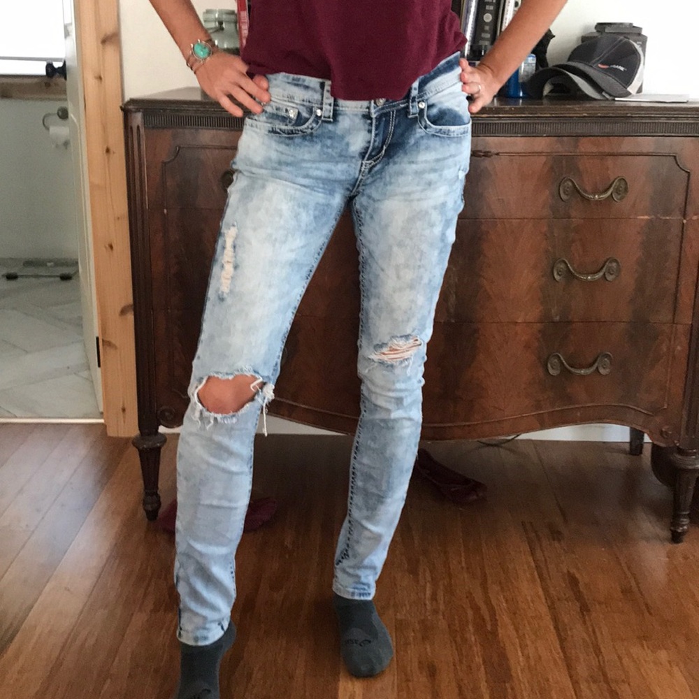 Shyanne Cool Distressed Acid Wash Jean